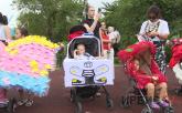 Юрта на колесах и король на троне: как в Павлодаре провели парад колясок